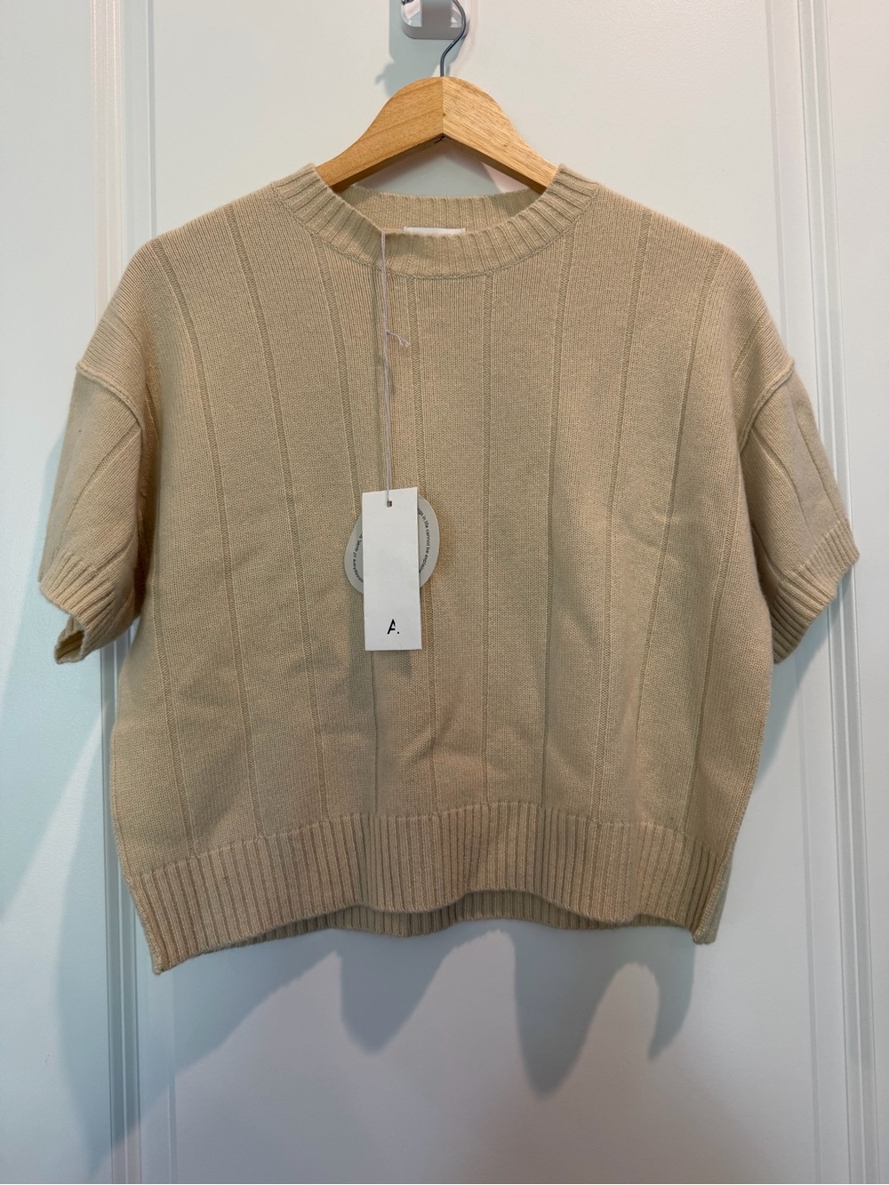 Allude 70% Virgin Wool 30% Cashmere‎ Short Sleeve Sweater Beige Size Small NWT